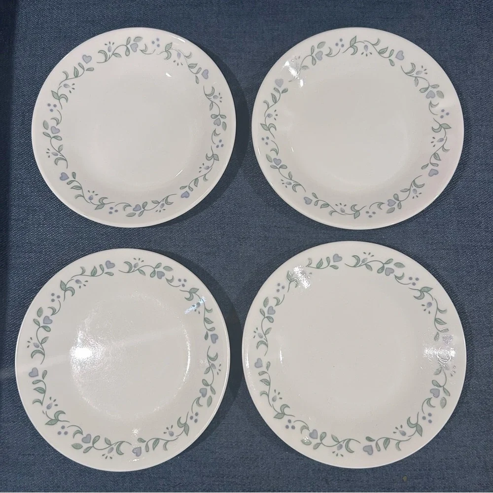 Corelle by Corning Country Cottage set of 4 dishes plates blue hearts green vine